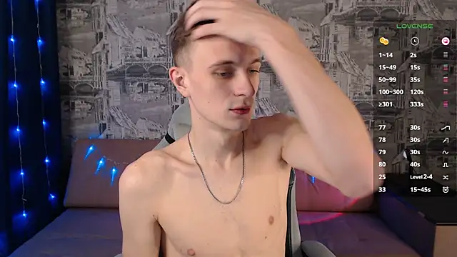 Snapshot of Oliver_Fresh chatting on December 30, 9:05 am Oliver Fresh online show from December 30, 9:05 am