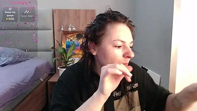 Stacy Davice online show from February 6, 8:02 pm