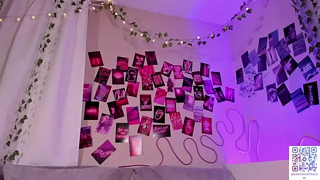 Snapshot of LuckySexyDoll chatting on February 16, 10:10 am LuckySexyDoll online show from February 16, 10:10 am