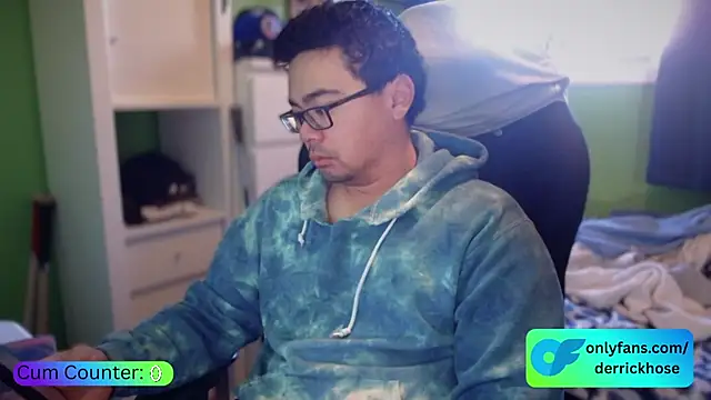 Snapshot of DerrickHose chatting on November 16, 3:28 pm DerrickHose online show from November 16, 3:28 pm