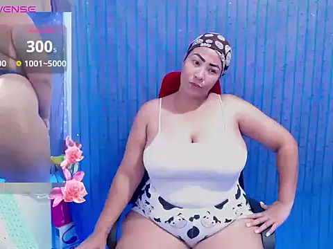 Snapshot of mature_beautifull chatting on May 20, 1:01 am mature beautifull online show from May 20, 1:01 am