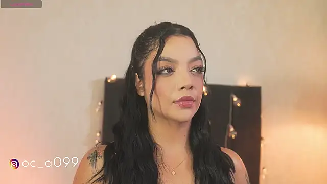 Snapshot of sarah_hiill chatting on June 13, 9:35 pm sarah hiill online show from June 13, 9:35 pm