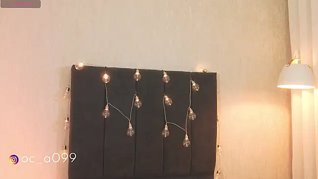 Snapshot of sarah_hiill chatting on June 22, 9:23 pm sarah hiill online show from June 22, 9:23 pm
