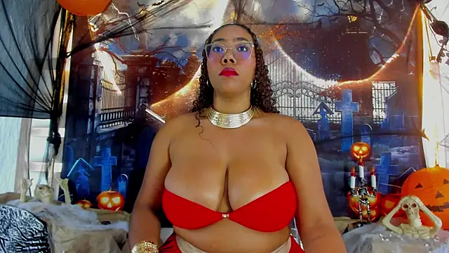 Snapshot of Aisharhodes00 chatting on October 31, 2:07 pm Aisharhodes00 online show from October 31, 2:07 pm