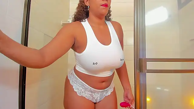 Snapshot of Aisharhodes00 chatting on November 12, 8:19 pm Aisharhodes00 online show from November 12, 8:19 pm