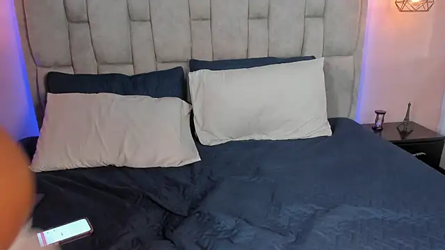 Stefhanyblow online show from November 7, 5:51 am