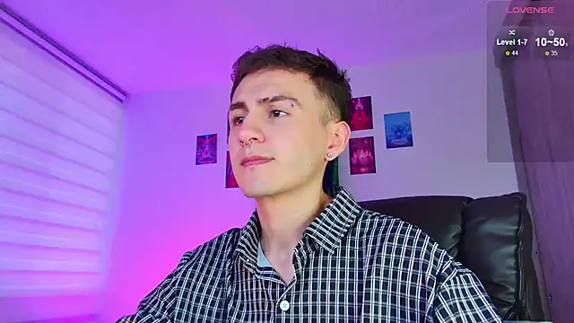Snapshot of dimitri-bilak chatting on June 11, 11:03 pm dimitri-bilak online show from June 11, 11:03 pm