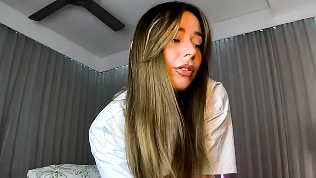 SashaJade  online show from January 14, 11:20 pm