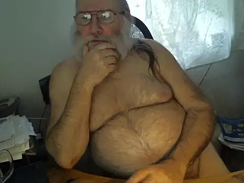 Snapshot of SexySantaC chatting on January 15, 7:59 am SexySantaC online show from January 15, 7:59 am