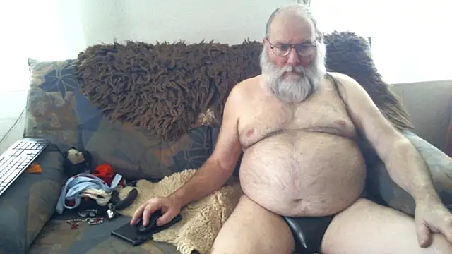 Snapshot of SexySantaC chatting on February 2, 12:57 pm SexySantaC online show from February 2, 12:57 pm