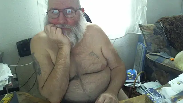 Snapshot of SexySantaC chatting on February 4, 3:26 pm SexySantaC online show from February 4, 3:26 pm