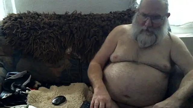 Snapshot of SexySantaC chatting on February 9, 3:56 pm SexySantaC online show from February 9, 3:56 pm