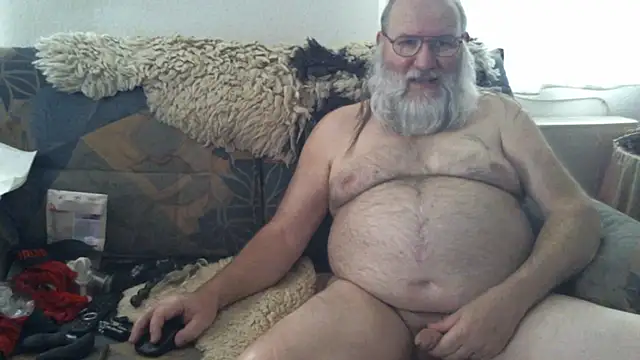 Snapshot of SexySantaC chatting on September 16, 2:51 pm SexySantaC online show from September 16, 2:51 pm