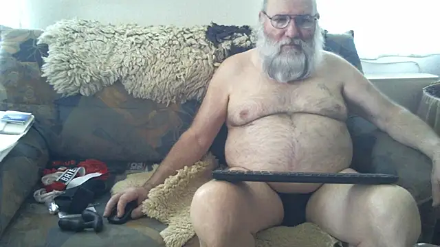 Snapshot of SexySantaC chatting on September 20, 7:42 am SexySantaC online show from September 20, 7:42 am