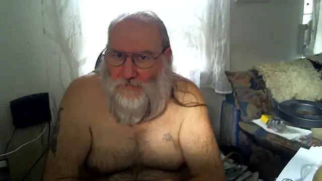 Snapshot of SexySantaC chatting on September 27, 9:47 am SexySantaC online show from September 27, 9:47 am