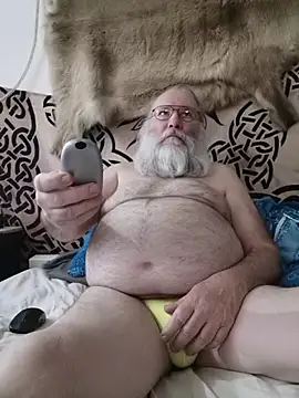 Snapshot of SexySantaC chatting on November 25, 2:17 pm SexySantaC online show from November 25, 2:17 pm