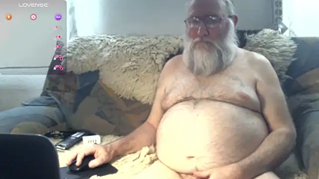 SexySantaC online show from April 3, 7:12 pm