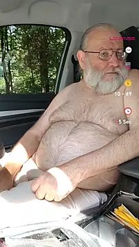 Snapshot of SexySantaC chatting on June 1, 11:34 am SexySantaC online show from June 1, 11:34 am