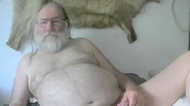 Snapshot of SexySantaC chatting on June 23, 5:05 am SexySantaC online show from June 23, 5:05 am