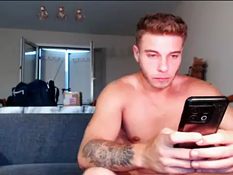 Snapshot of Elkafit28 chatting on June 22, 8:06 pm Elkafit28 online show from June 22, 8:06 pm
