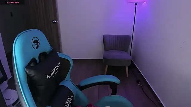 Miss Nicole online show from February 15, 2:30 am