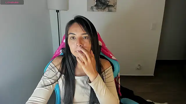 Miss Nicole online show from May 27, 1:02 am