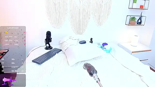 evaa rose online show from January 15, 6:44 pm