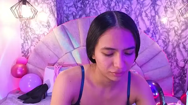 Snapshot of _emma_miller_ chatting on May 9, 11:48 am emma miller online show from May 9, 11:48 am
