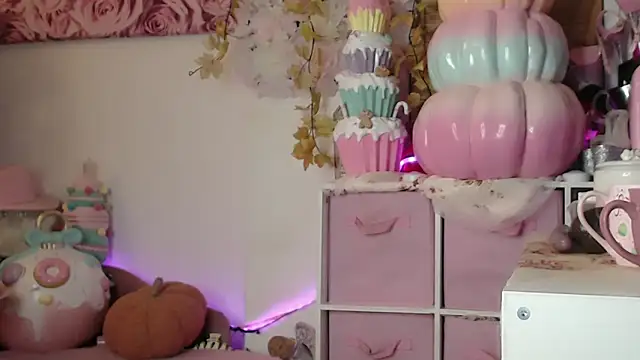 elyink online show from December 18, 12:22 pm