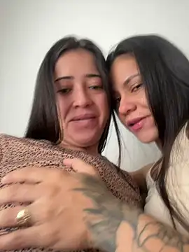 Snapshot of Reggie-Liam chatting on December 7, 2:24 pm Reggie-Liam online show from December 7, 2:24 pm