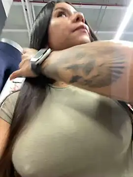 Snapshot of Reggie-Liam chatting on December 11, 4:53 pm Reggie-Liam online show from December 11, 4:53 pm