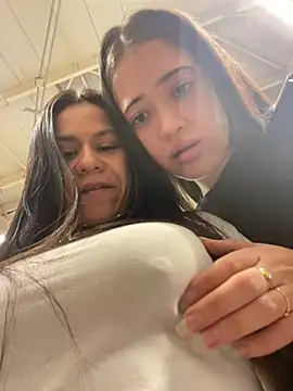 Snapshot of Reggie-Liam chatting on December 18, 11:19 pm Reggie-Liam online show from December 18, 11:19 pm