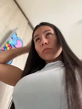 Reggie-Liam online show from March 12, 8:26 pm