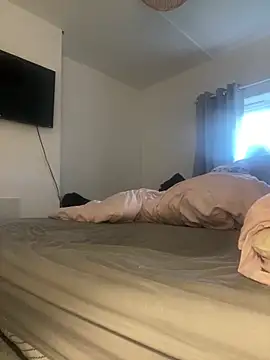 Bustyblondebabe32 online show from March 11, 7:14 am