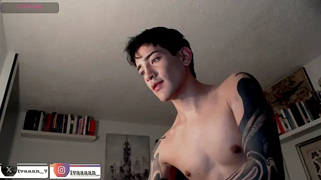 ivaaaan  online show from December 18, 12:38 am