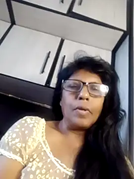 Snapshot of MsAttitude chatting on May 5, 8:33 am MsAttitude online show from May 5, 8:33 am