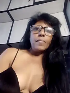 Snapshot of MsAttitude chatting on May 14, 7:15 am MsAttitude online show from May 14, 7:15 am