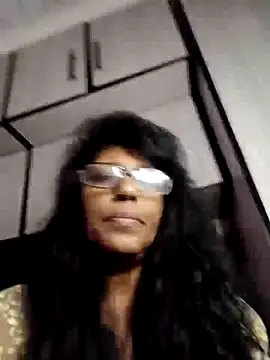 Snapshot of MsAttitude chatting on May 22, 11:16 am MsAttitude online show from May 22, 11:16 am