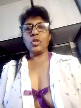 Snapshot of MsAttitude chatting on May 29, 6:44 am MsAttitude online show from May 29, 6:44 am