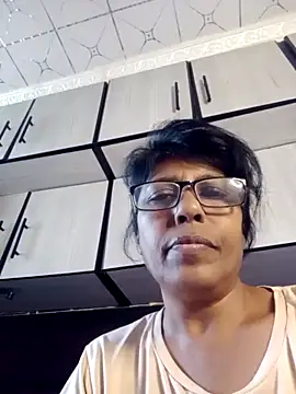 Snapshot of MsAttitude chatting on June 4, 8:53 am MsAttitude online show from June 4, 8:53 am