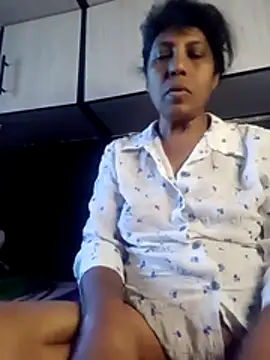 Snapshot of MsAttitude chatting on June 10, 6:23 am MsAttitude online show from June 10, 6:23 am