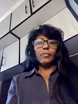 Snapshot of MsAttitude chatting on July 2, 8:53 am MsAttitude online show from July 2, 8:53 am