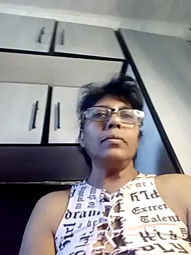 Snapshot of MsAttitude chatting on July 24, 7:28 am MsAttitude online show from July 24, 7:28 am