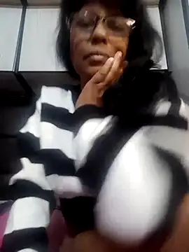 Snapshot of MsAttitude chatting on July 27, 7:37 am MsAttitude online show from July 27, 7:37 am