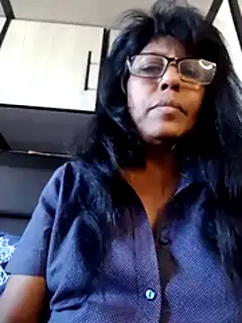 Snapshot of MsAttitude chatting on August 3, 10:10 am MsAttitude online show from August 3, 10:10 am