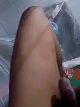 Snapshot of Longlund9 chatting on October 17, 7:38 pm Longlund9 online show from October 17, 7:38 pm