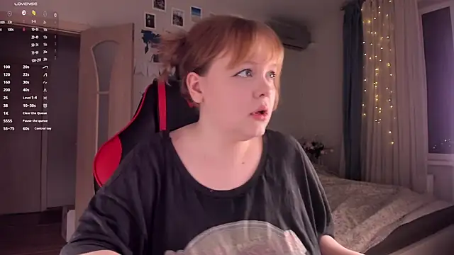 LisaLaas online show from December 3, 10:29 pm