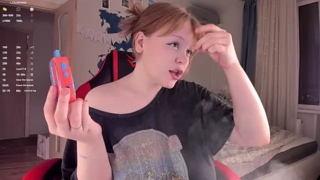 LisaLaas online show from December 4, 1:36 am