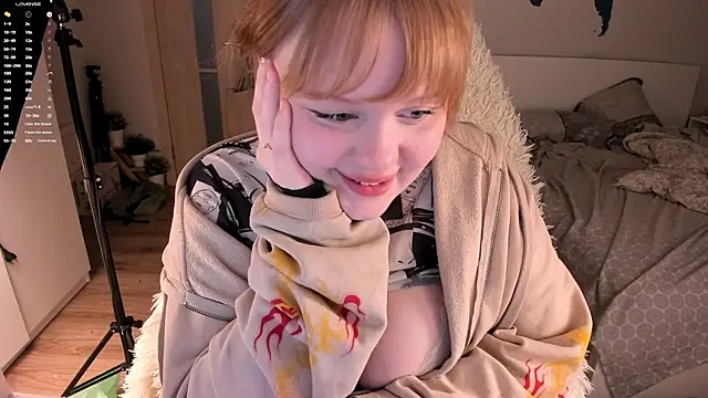 LisaLaas online show from December 10, 4:49 pm