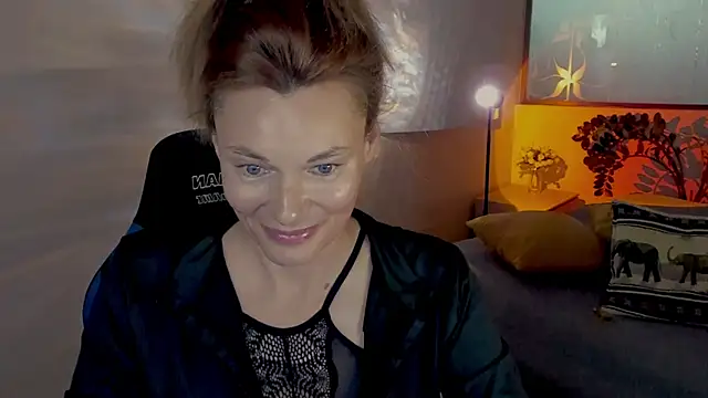 Snapshot of MistyBarnes chatting on May 11, 2:45 pm MistyBarnes online show from May 11, 2:45 pm